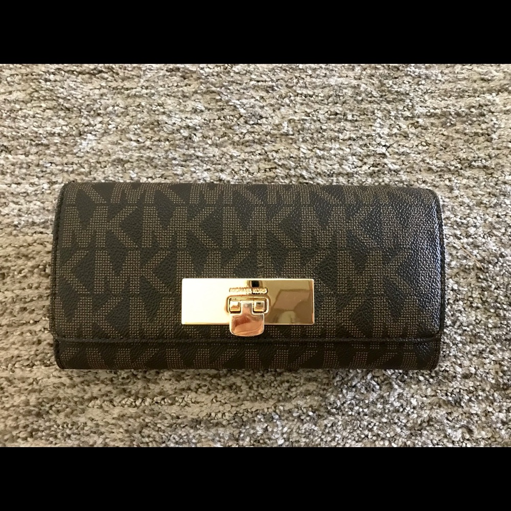 Michael Kors wallet